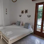 Dora *